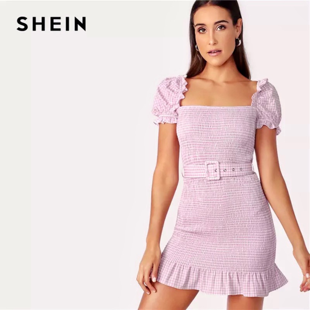 ***SOLD*** π
πΌπ Pink Gingham Puff Sleeve Mini Dress ππ
πΌ Size Small (8) EUC - Picture 9 of 14